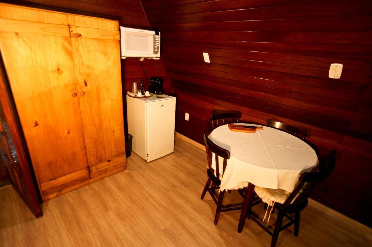 Pousada Alpes Santo Antônio do Pinhal Habitación foto